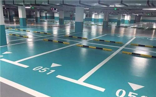 班玛班玛环氧地坪中涂：构筑坚固地面的关键环节